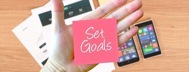 How to Set Epic SMART Goals to Secure Remarkable Success Image of a note that says set goals