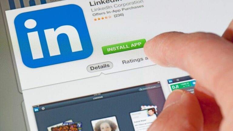22 Tips to Make Your LinkedIn Profile Stand Out