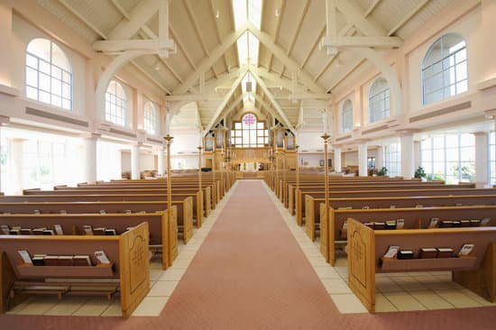 Want to Be a Better Leader? 10 Types of Leadership Styles Inside a church representing servant leadership style