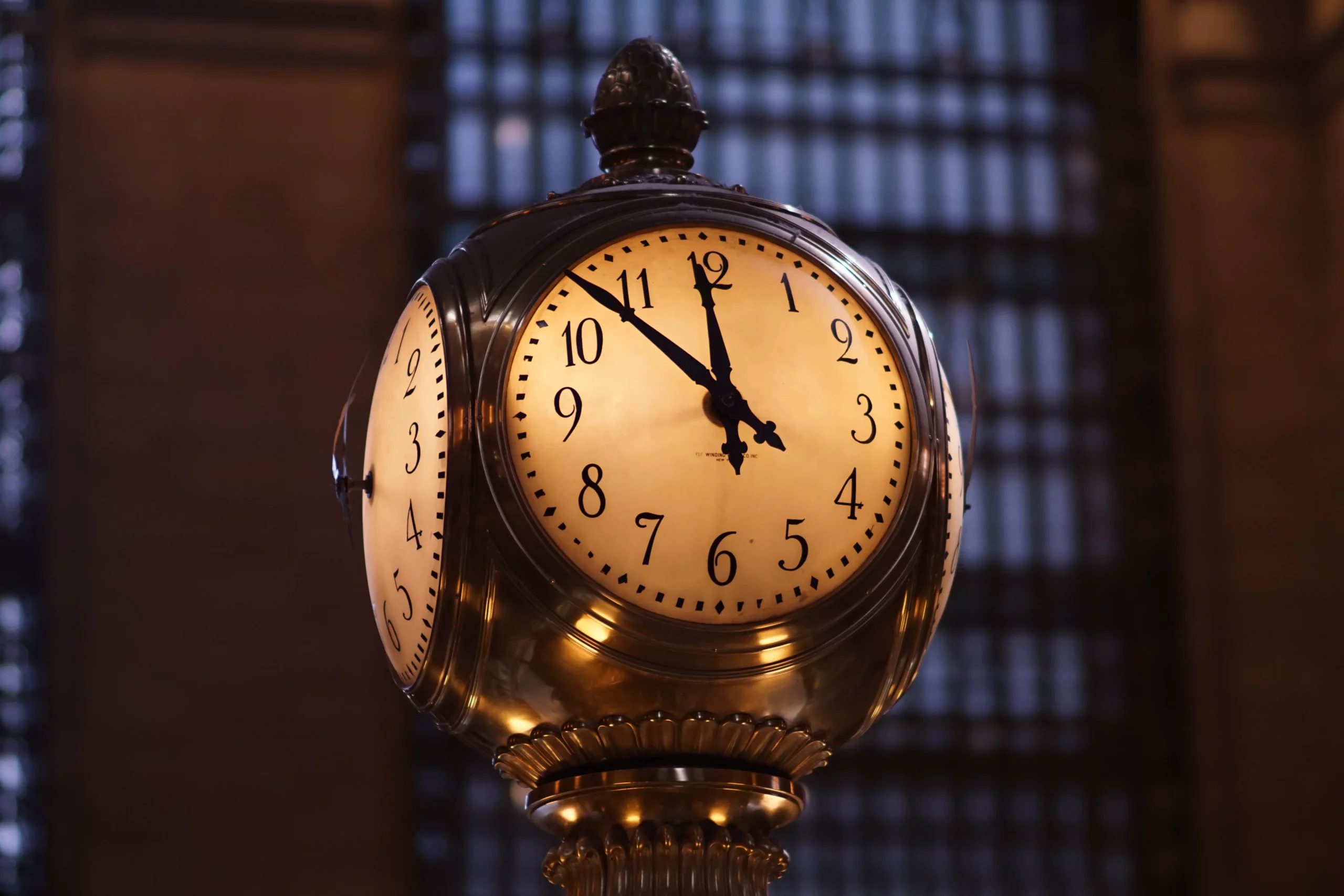 23 Effective Time Management Techniques to Get More Done round street clock showing the time ticking away for time management techniques.