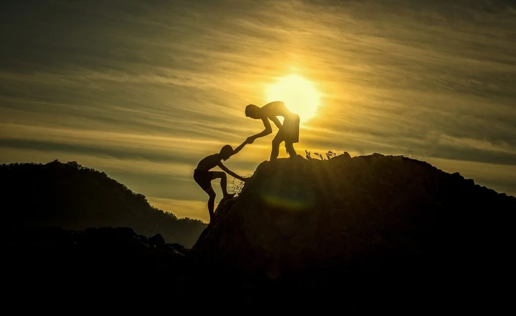 Supportive Leadership: Cultivating a Better Organization sunset, men, silhouettes