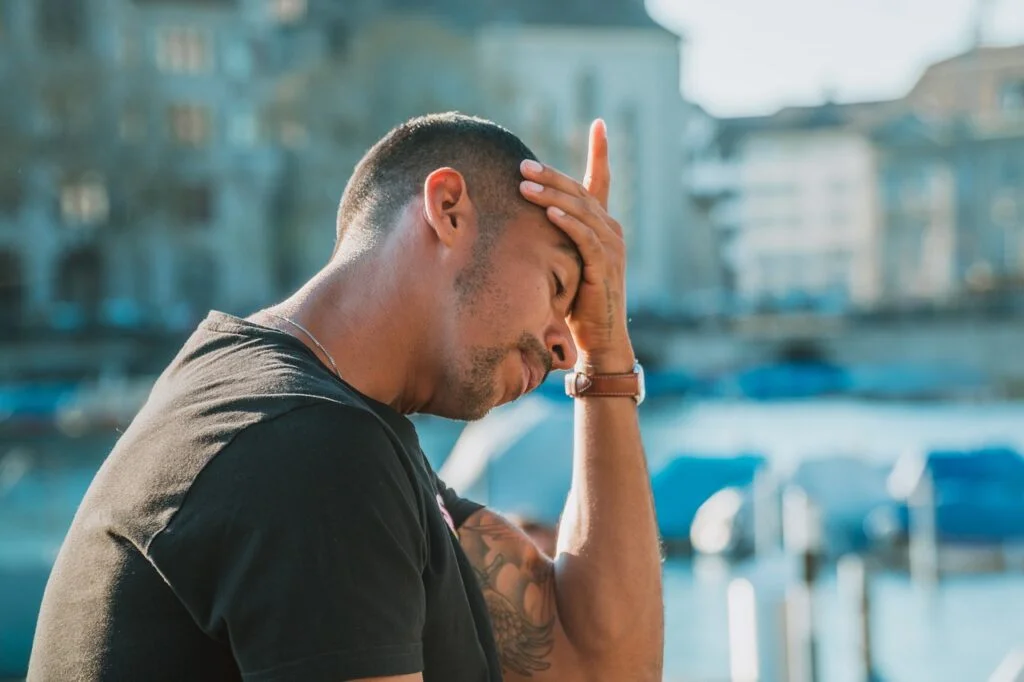 Spotting Fixed Mindset Characteristics: Be a Better You desperate, think, stressed out