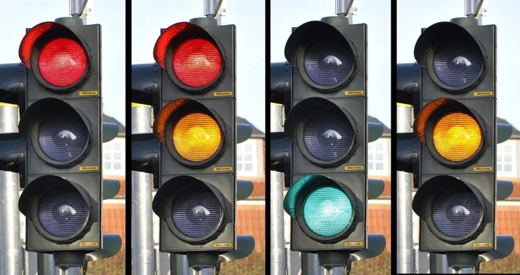 8 Effective Decision-Making Exercises for Employee Success traffic light, signal, traffic